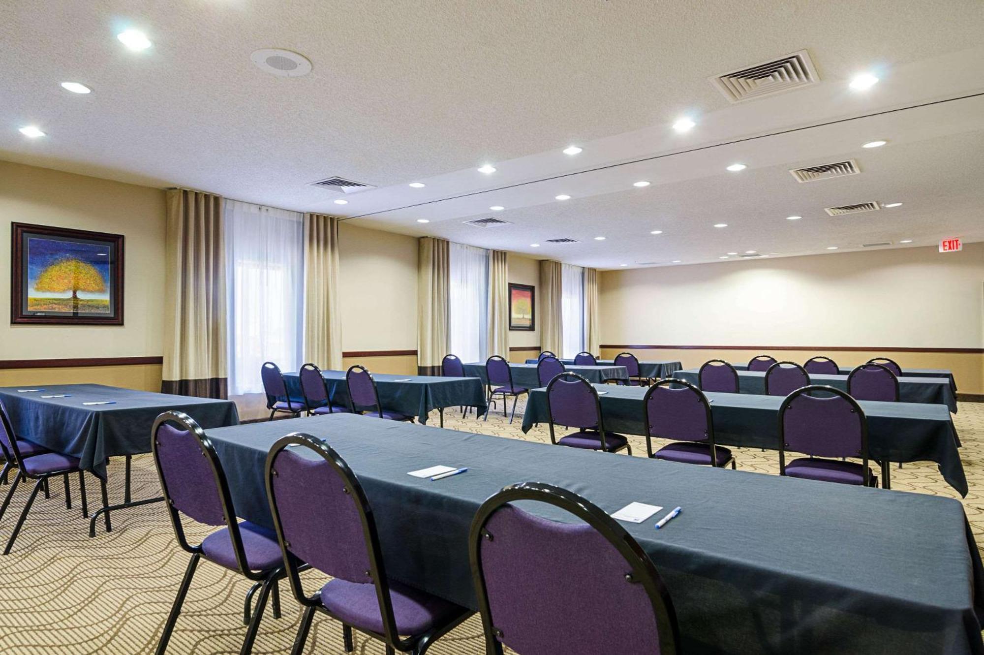 Comfort Inn & Suites Hutchinson Luaran gambar