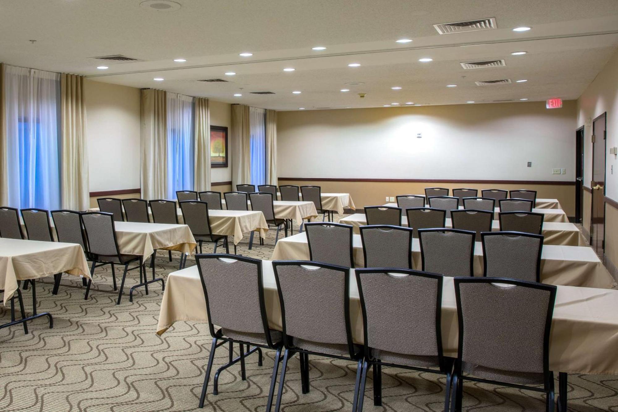 Comfort Inn & Suites Hutchinson Luaran gambar